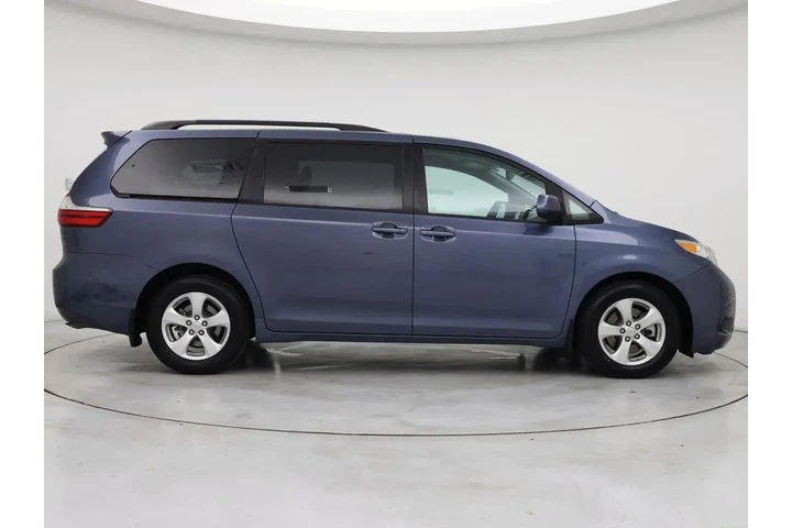 $26998 : Toyota Sienna 2017 LE 7-Pass image 7