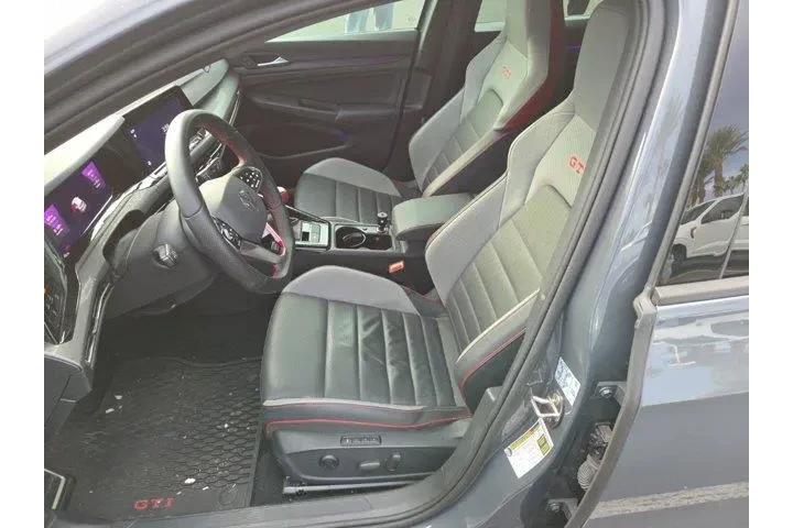 $32074 : Volkswagen Golf GTI 2024 380 image 4