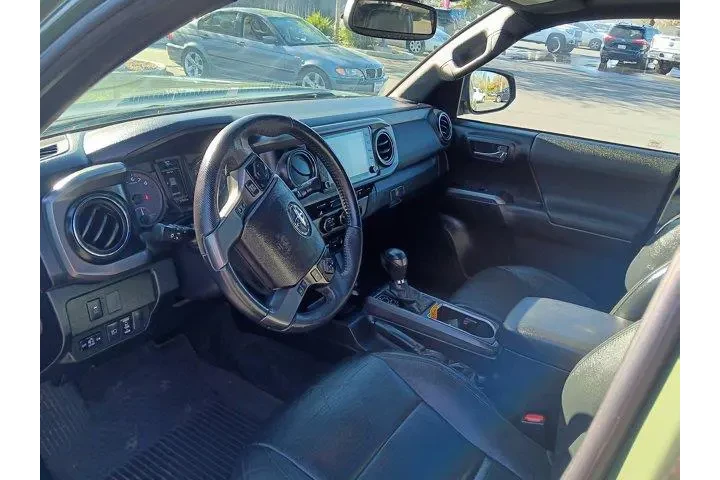 $39995 : Toyota Tacoma 2021 4x4 TRD O image 7