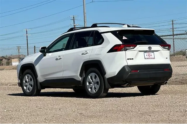 $19800 : Toyota RAV4 2020 LE 4dr SUV image 7