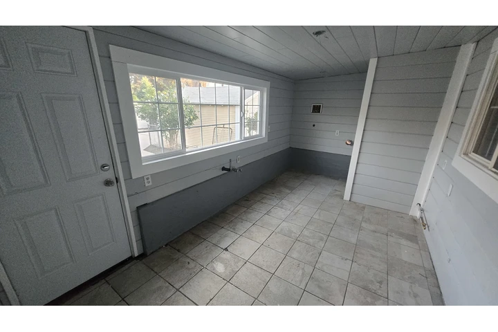 $3100 : Casa Recién Remodelada RENTA image 7