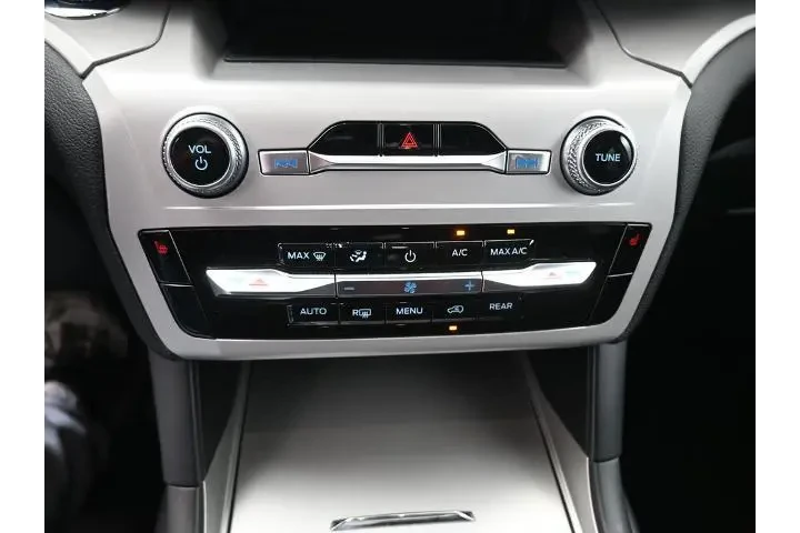 $26952 : Ford Explorer 2023 XLT 4dr S image 9