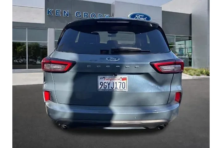 $22054 : Ford Escape 2023 ST-Line 4dr image 5