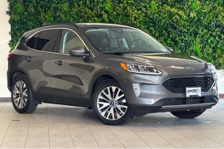 $26510 : Ford Escape 2022 AWD Titaniu image 2