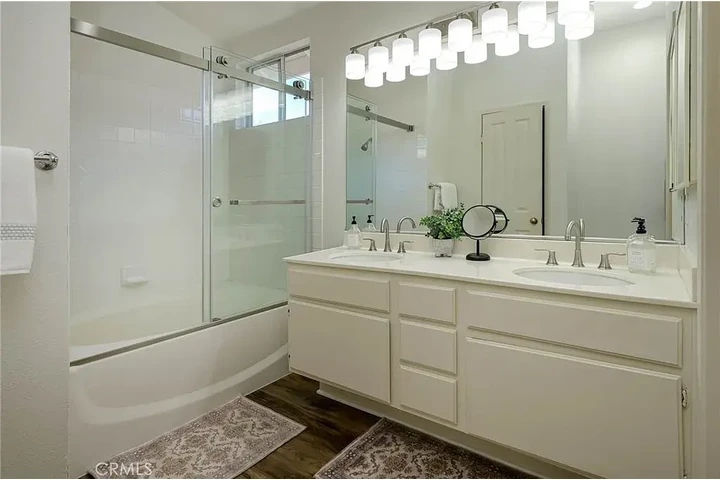 $2100 : 8314 E Quiet Canyon Ct, Anahei image 7