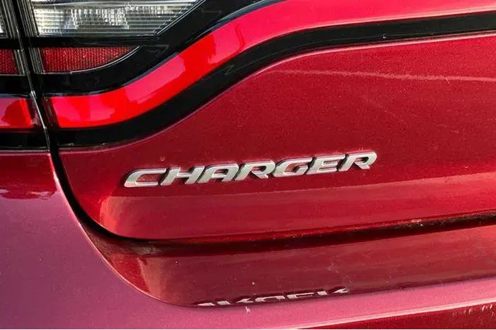 $24368 : Dodge Charger 2023 SXT 4dr S image 9