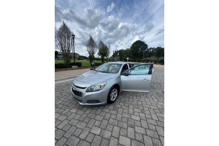 $5500 : 2015 Malibu LS image 8