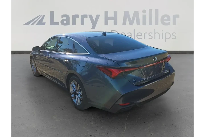 Toyota Avalon Hybrid 2020 XL image 3