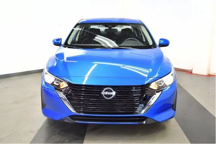 $19994 : Nissan Sentra 2025 SV 4dr Se image 3