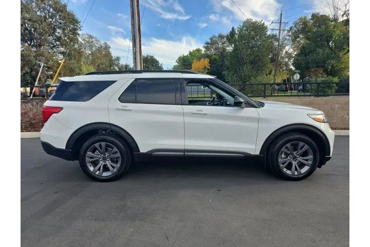 $35995 : Ford Explorer 2022 AWD XLT 4 image 3