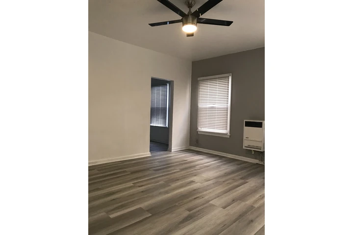 $1475 : 1321 Kenmore St , Los Angeles image 3