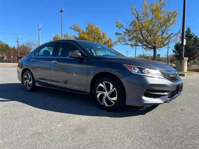 $10900 : 2017 Accord LX image 5