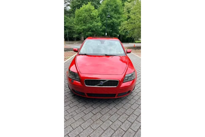 $3999 : 2006 S40 T5 image 1