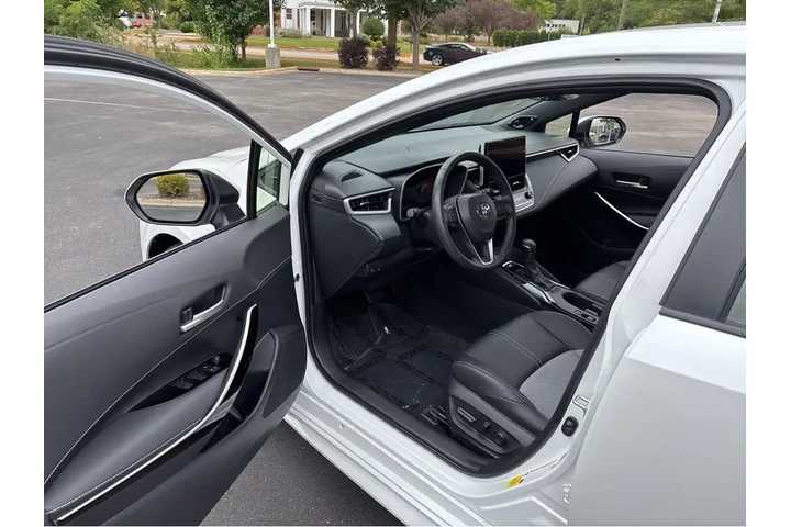 $27979 : Gold Certified2025 Corolla Ha image 2