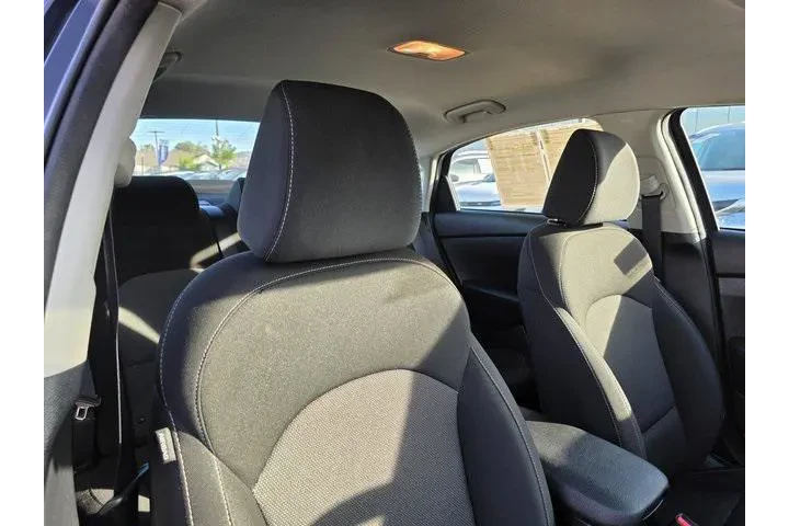 $16900 : Kia Forte 2023 LXS 4dr Sedan image 10