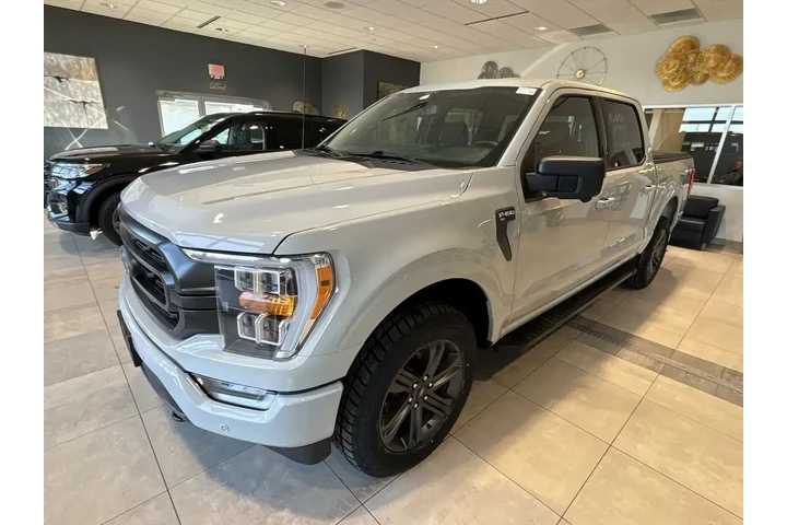 $38472 : Ford F-150 2023 4x4 XLT 4dr image 7