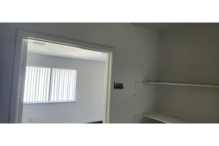 $1 : Rento recamara image 1