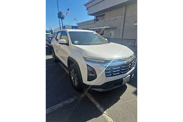 $27500 : Chevrolet Equinox 2025 4x4 L image 2