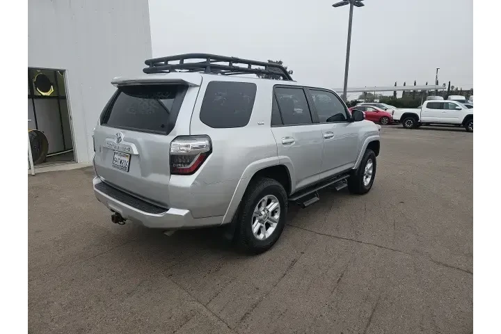 $38500 : Toyota 4Runner 2022 4x4 SR5 image 6