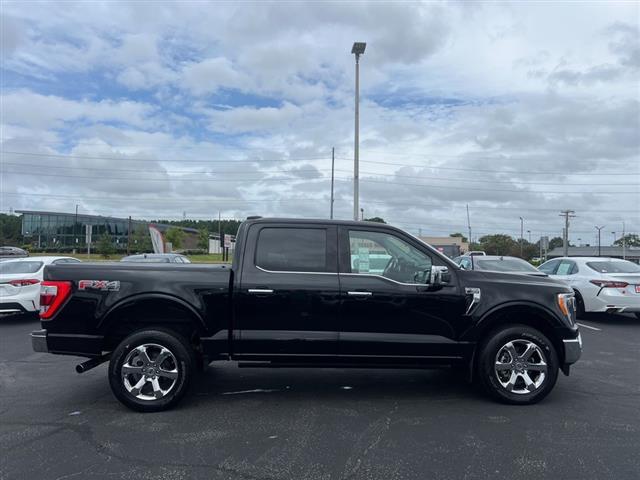 $49474 : PRE-OWNED 2021 FORD F-150 LAR image 8