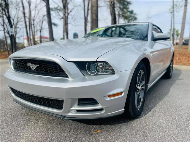 $13700 : 2014 FORD MUSTANG image 2