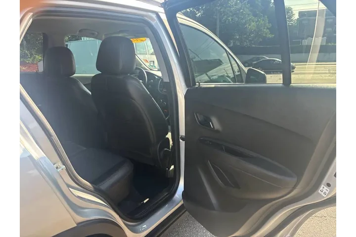 $12999 : 2018 Trax LT image 10