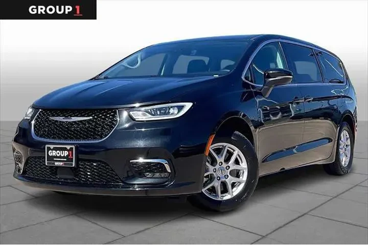 $23892 : Chrysler Pacifica 2023 Touri image 1