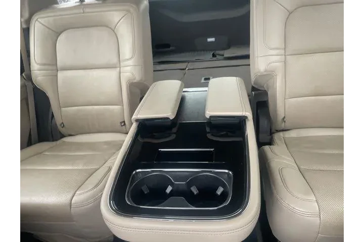 $39992 : Lincoln Navigator 2022 4x4 R image 9