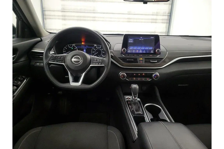 $19998 : Nissan Altima 2023 2.5 SV 4d image 9