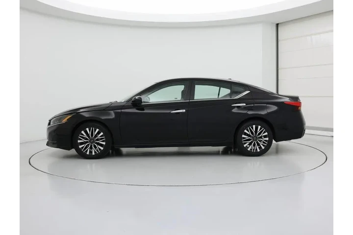 $19998 : Nissan Altima 2023 2.5 SV 4d image 3