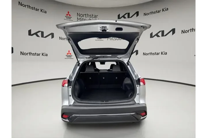 $27990 : Toyota Corolla Cross Hybrid image 9