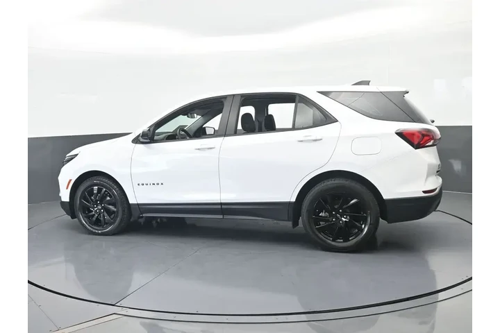 $18494 : Chevrolet Equinox 2023 LS 4d image 3