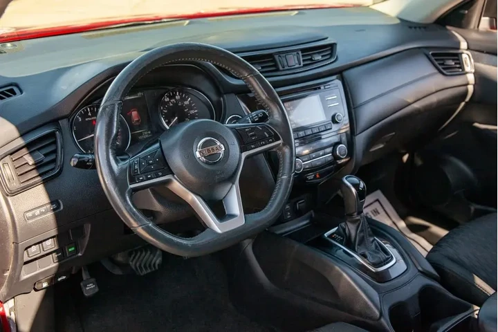 $10499 : 2017 Rogue SV image 10