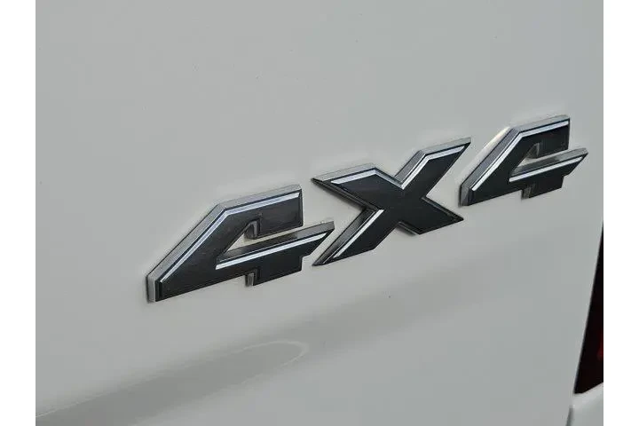 Ram 1500 Classic 2019 4x4 Lo image 9