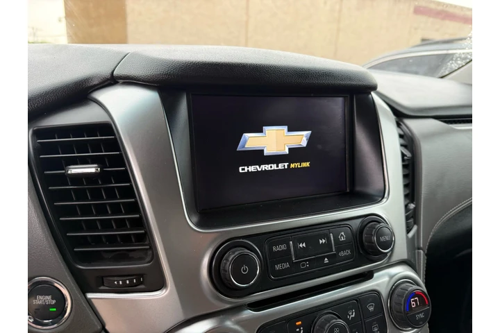 $9996 : 2020 Suburban 2WD LT image 5