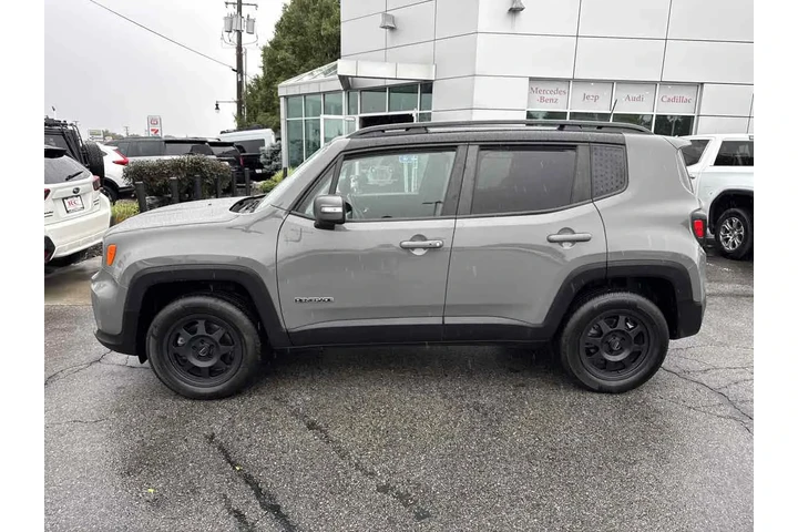 $16910 : 2021 Renegade Limited image 10