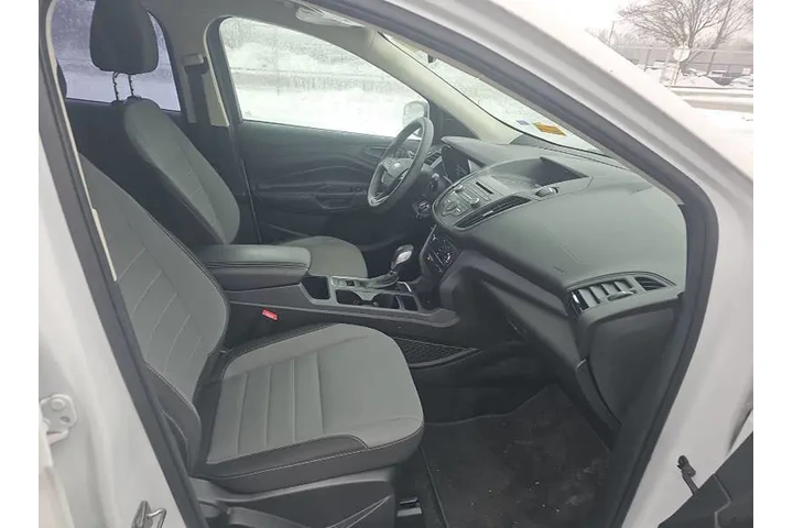 $8995 : 2017 Escape S image 6