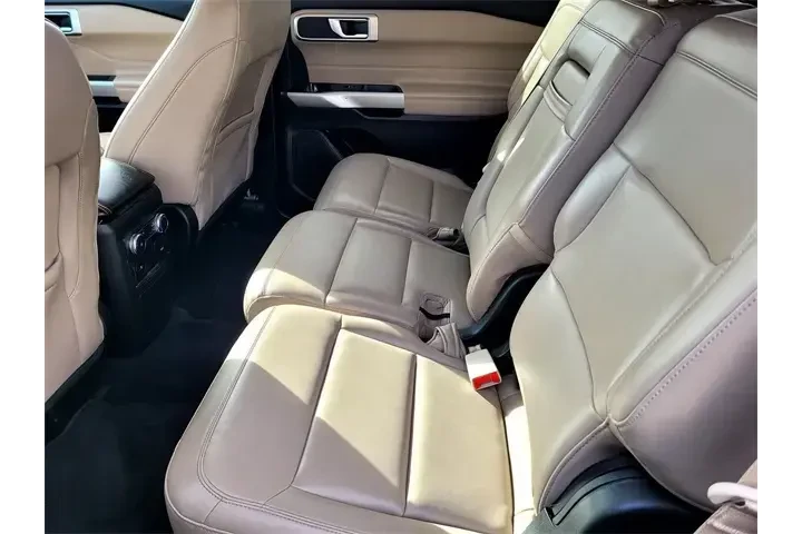 $27988 : Ford Explorer 2023 AWD XLT 4 image 9