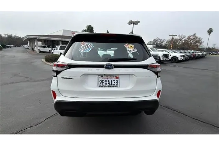 $28390 : Subaru Forester 2025 AWD Bas image 5