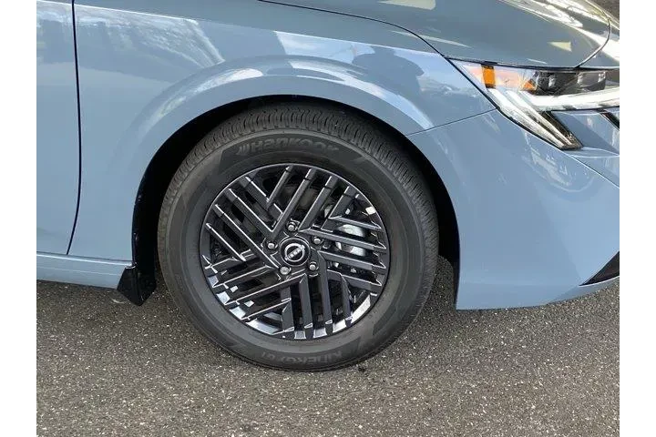 $25487 : Nissan Sentra 2026 SV 4dr Se image 9