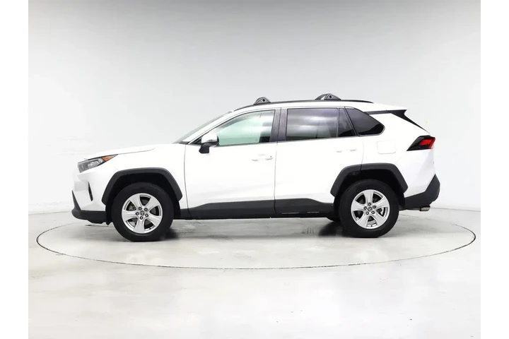 $27998 : Toyota RAV4 2021 AWD XLE 4dr image 3