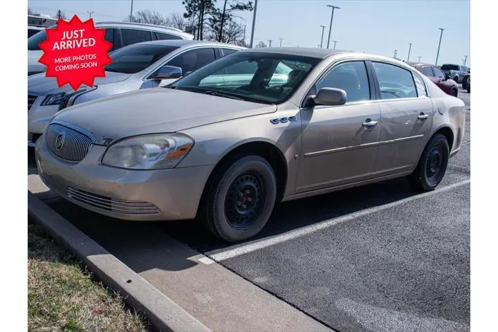 $6000 : Buick Lucerne 2008 CX 4dr Se image 1