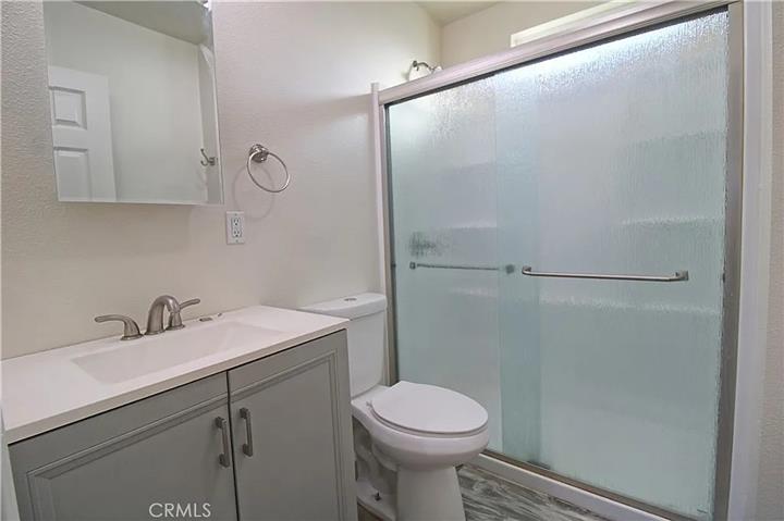 $900 : This 2-bedroom, 1-bathroom image 6