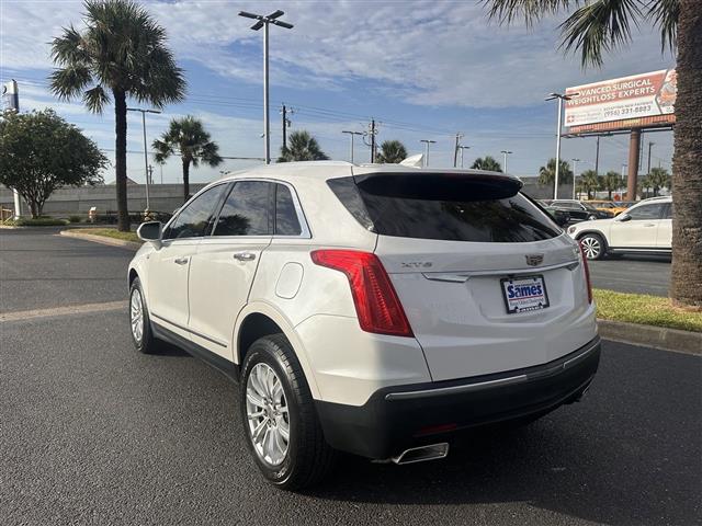 $23595 : 2019 XT5 Base image 4