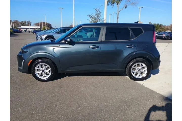 $15652 : Kia Soul 2023 LX 4dr Crossov image 8