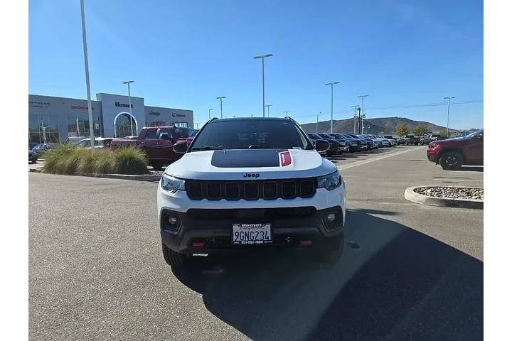 $21106 : Jeep Compass 2023 4x4 Trailh image 3