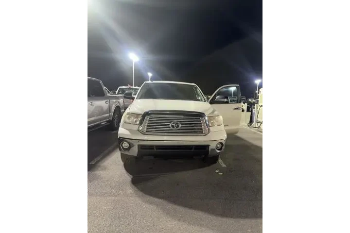 $19141 : Toyota Tundra 2012 4x4 Limit image 2