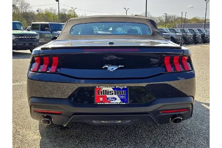 $30888 : Ford Mustang 2024 EcoBoost P image 5