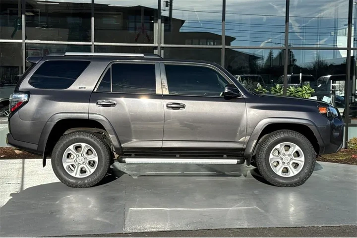 $35928 : Toyota 4Runner 2019 4x4 SR5 image 3