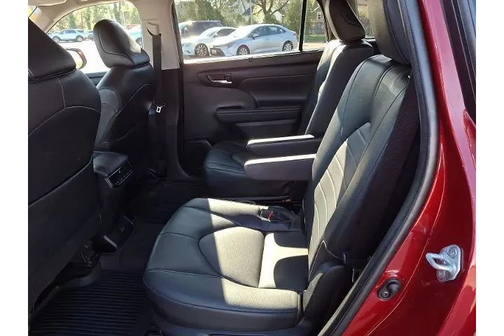 $35437 : Toyota Highlander 2022 AWD X image 10